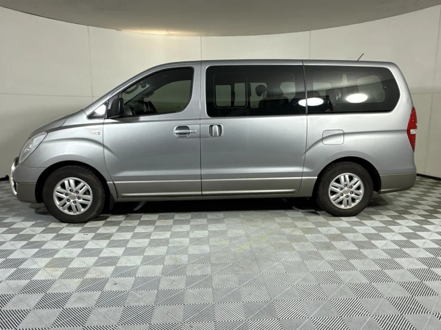 Used 2017 Hyundai H-1 2.5VGTi bus Elite 9-seater - WeBuyCars Midstream