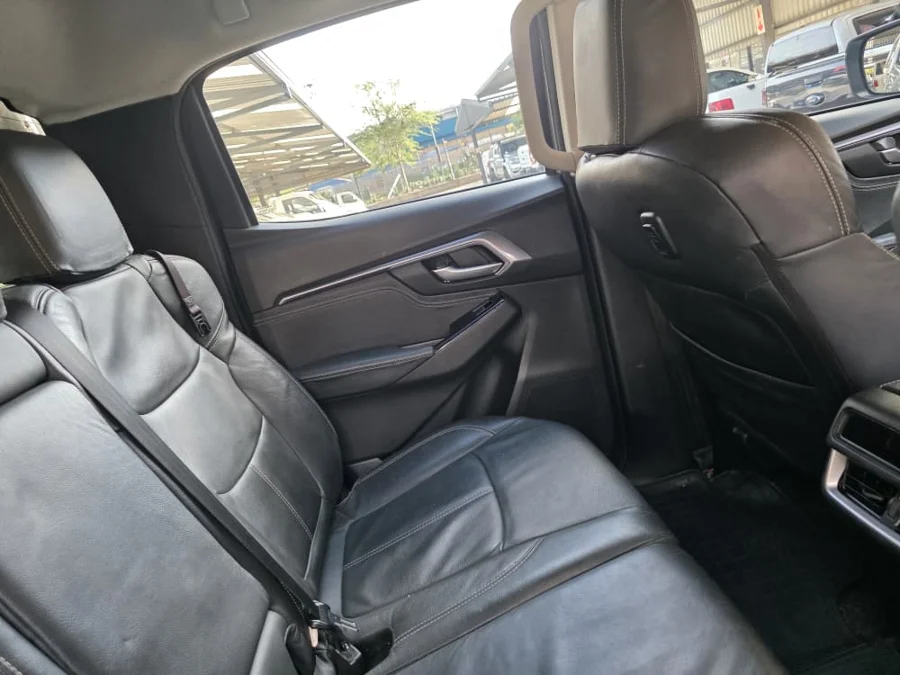 Used 2017 Isuzu D-Max 250 double cab X-Rider auto - Khensani Imports And Exports