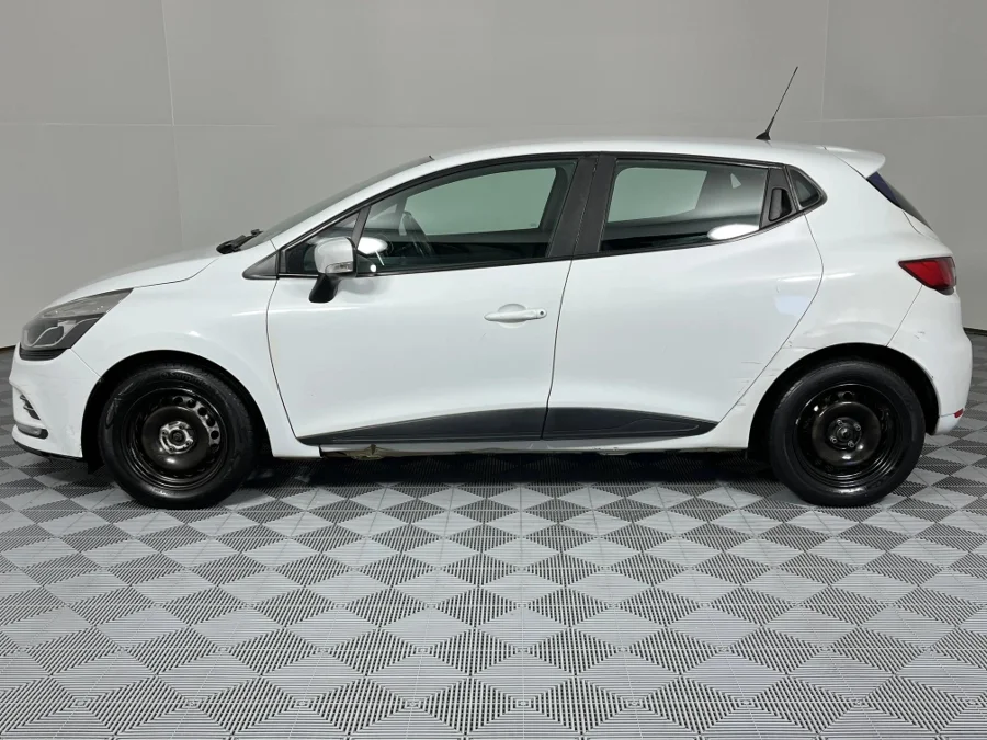 Used 2017 Renault Clio 66kW turbo Authentique - WeBuyCars Montana