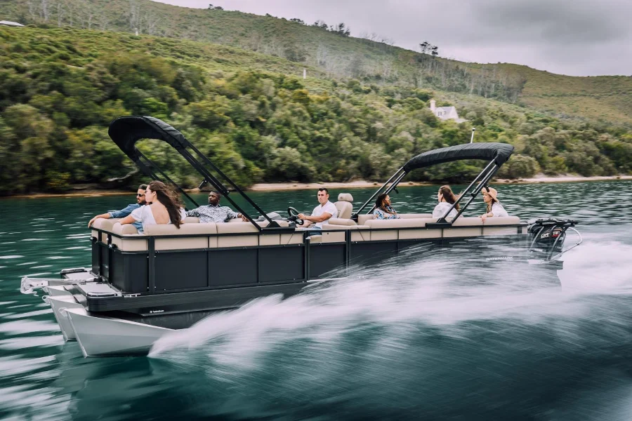 New 2026 WATERMARK 7500 ASX Midnight Edition w/ Yamaha 4.2L V6 300Hp Yamaha Outboard Motor Order Now!! - Linex Sandton  Boats
