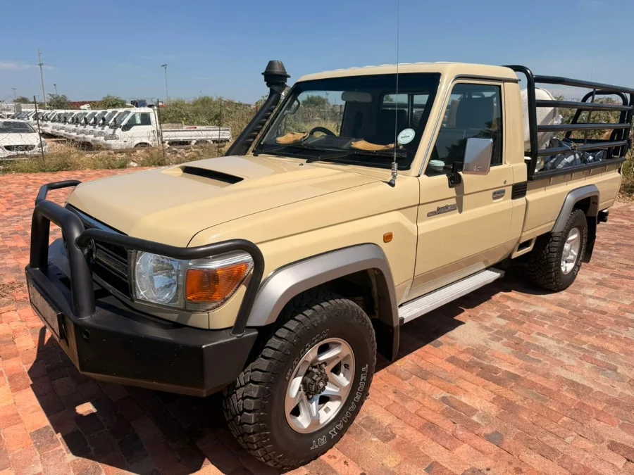 Used 2018 Toyota Land Cruiser 79 4.5D-4D V8 single cab LX for sale
