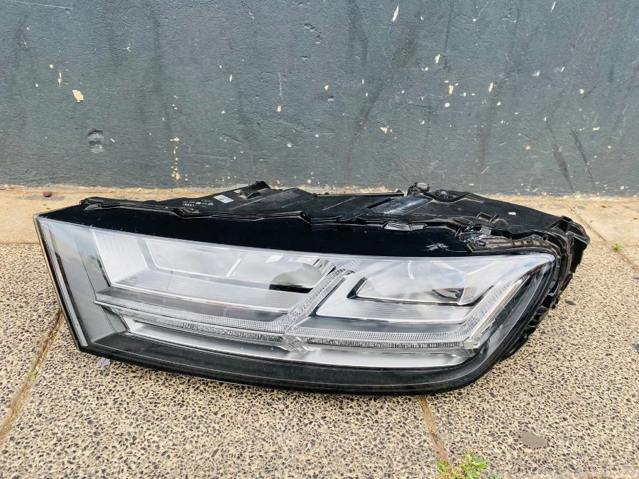 Audi Q7 Headlights for Sale - Private Seller Audi Q7 Headlights for Sale - Private Seller