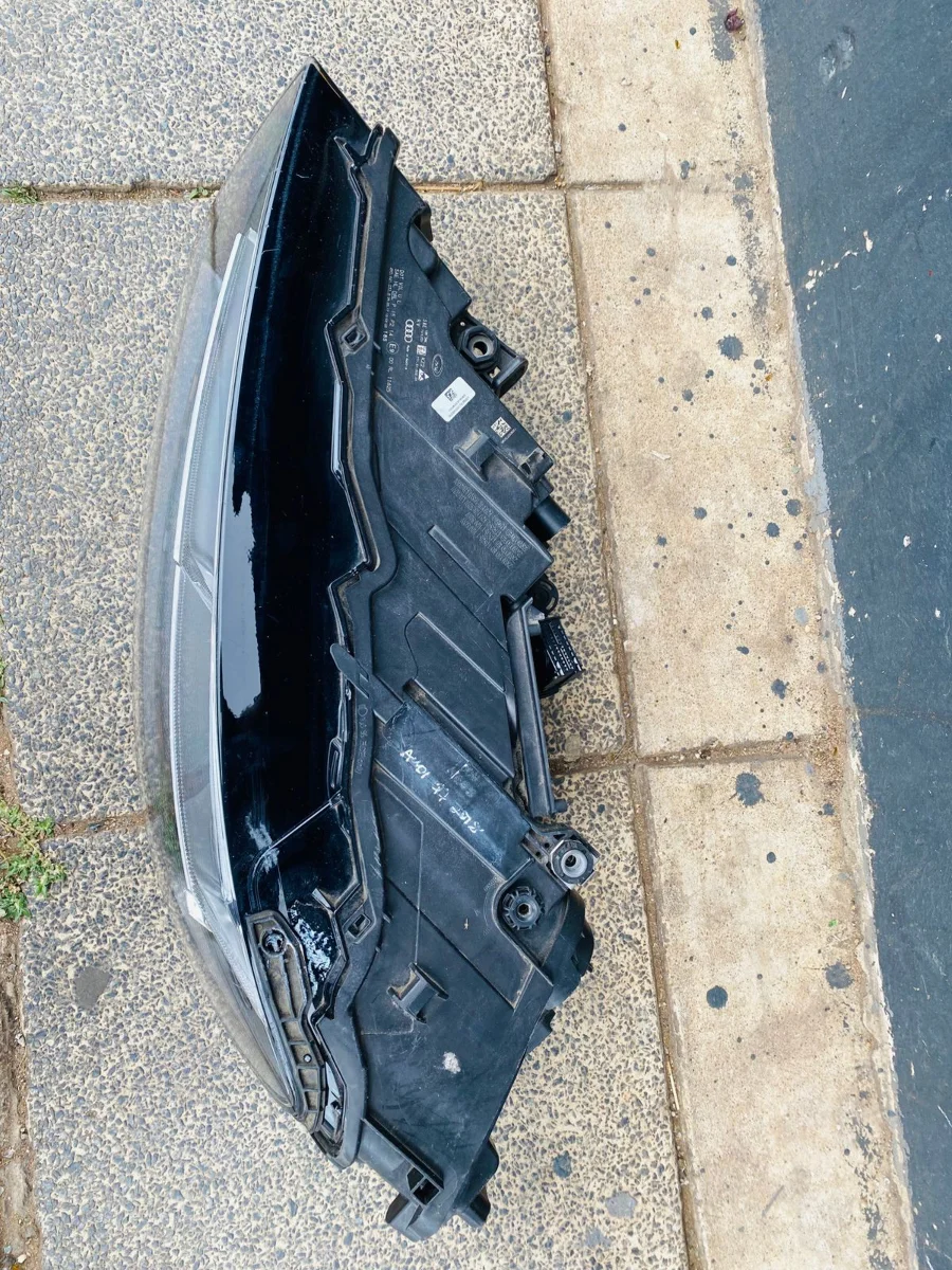 Audi Q7 Headlights for Sale - Private Seller Audi Q7 Headlights for Sale - Private Seller