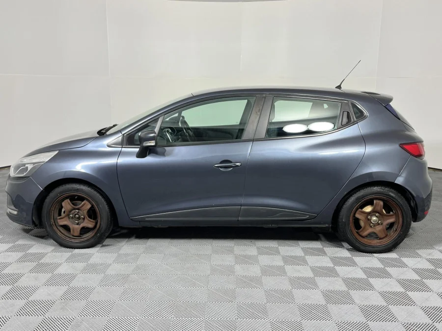 Used 2017 Renault Clio 66kW turbo Expression - WeBuyCars Montana