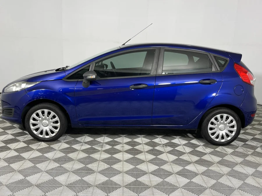 Used 2017 Ford Fiesta 5-door 1.4 Ambiente - WeBuyCars Lansdowne