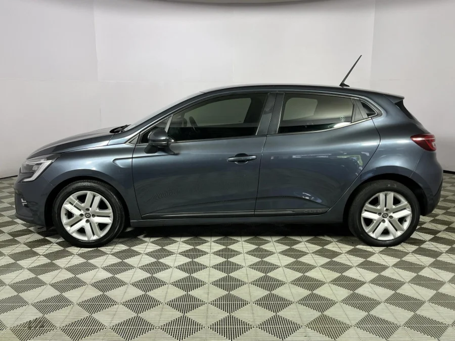 Used 2022 Renault Clio 1.0 Turbo Zen - WeBuyCars Midstream