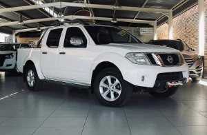 Used 2015 Nissan Navara 2.5dCi double cab 4x4 LE auto