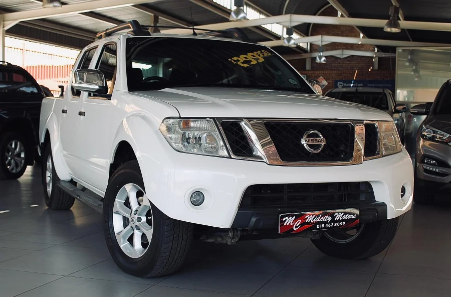 Used 2015 Nissan Navara 2.5dCi double cab 4x4 LE auto - Midcity Motors Klerksdorp