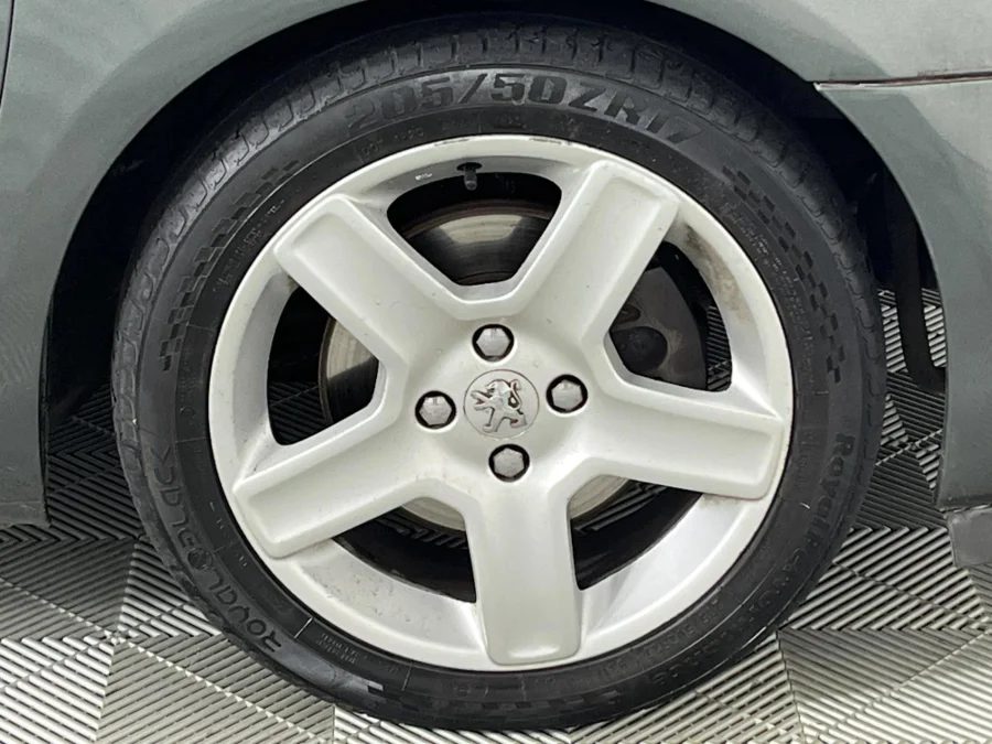 Used 2005 Peugeot 307 CC 2.0 180 - WeBuyCars Gqeberha Used 2005 Peugeot 307 CC 2.0 180 - WeBuyCars Gqeberha