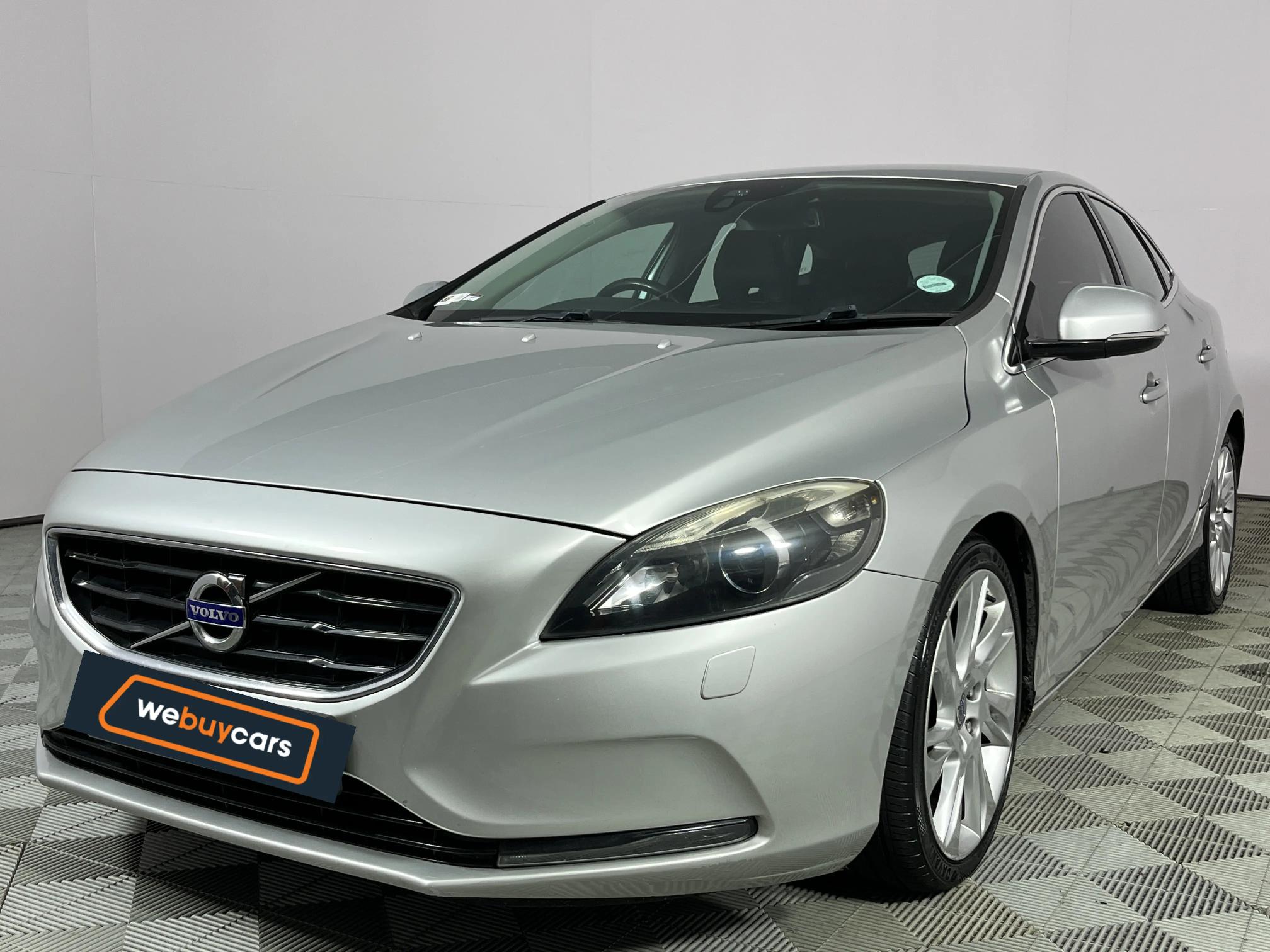 Used 2014 Volvo V40 T4 Excel auto