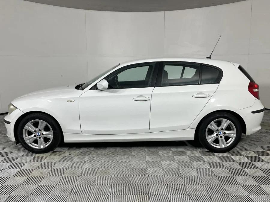 Used 2011 BMW 1 Series 116i 5-door auto - WeBuyCars Riverhorse