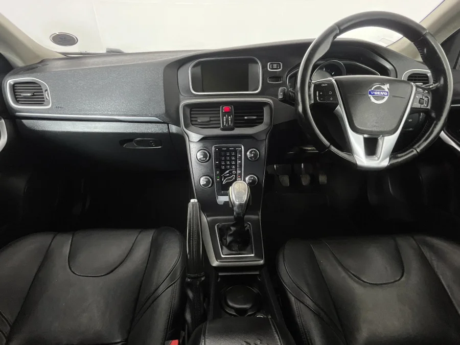 Used 2014 Volvo V40 D2 Essential - WeBuyCars Montana