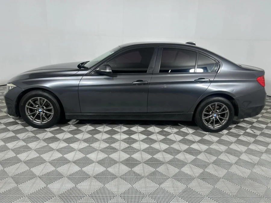 Used 2013 BMW 3 Series 320i sports-auto - WeBuyCars Lansdowne Used 2013 BMW 3 Series 320i sports-auto - WeBuyCars Lansdowne