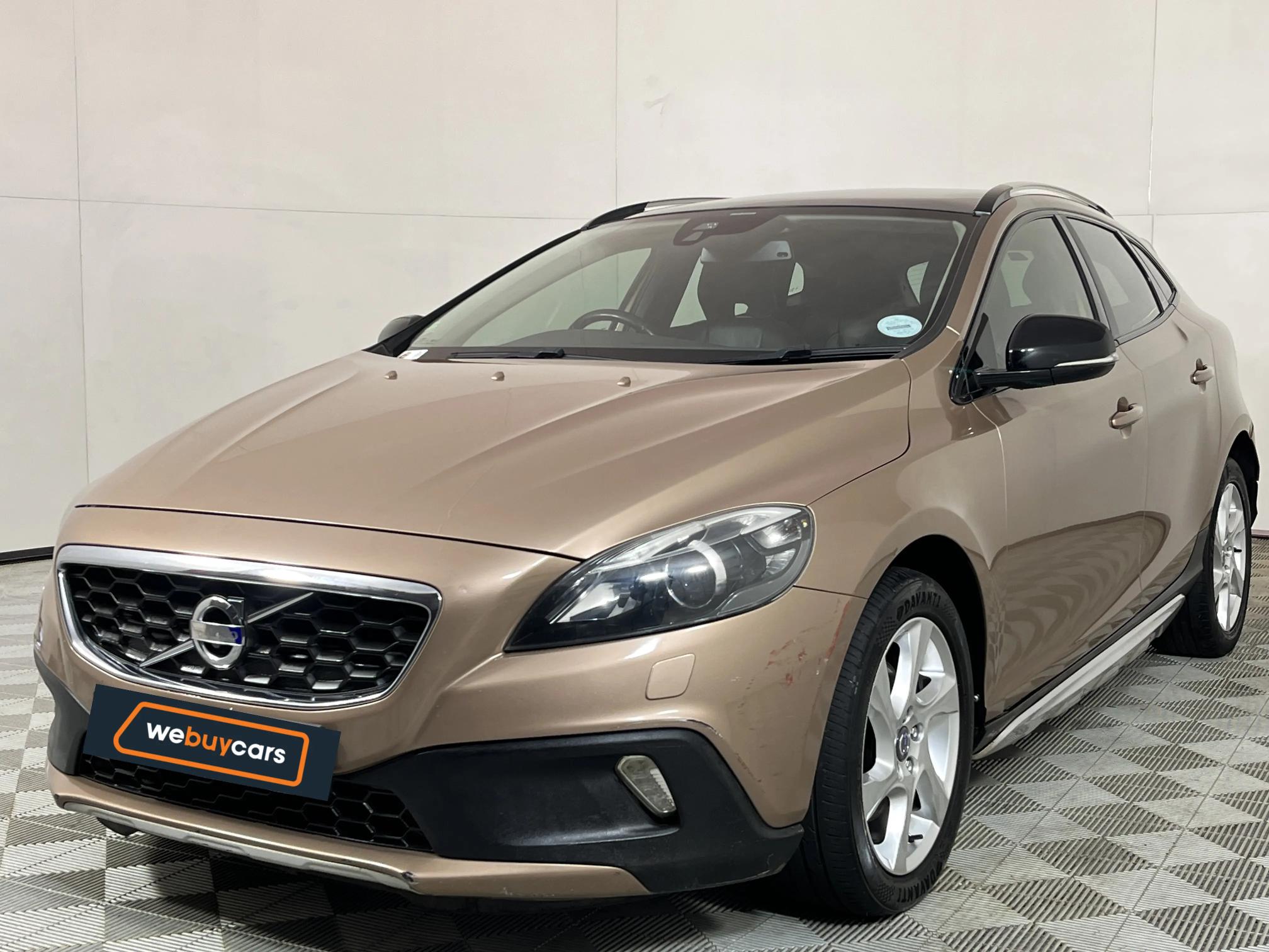 Used 2013 Volvo V40 Cross Country T4 Excel auto