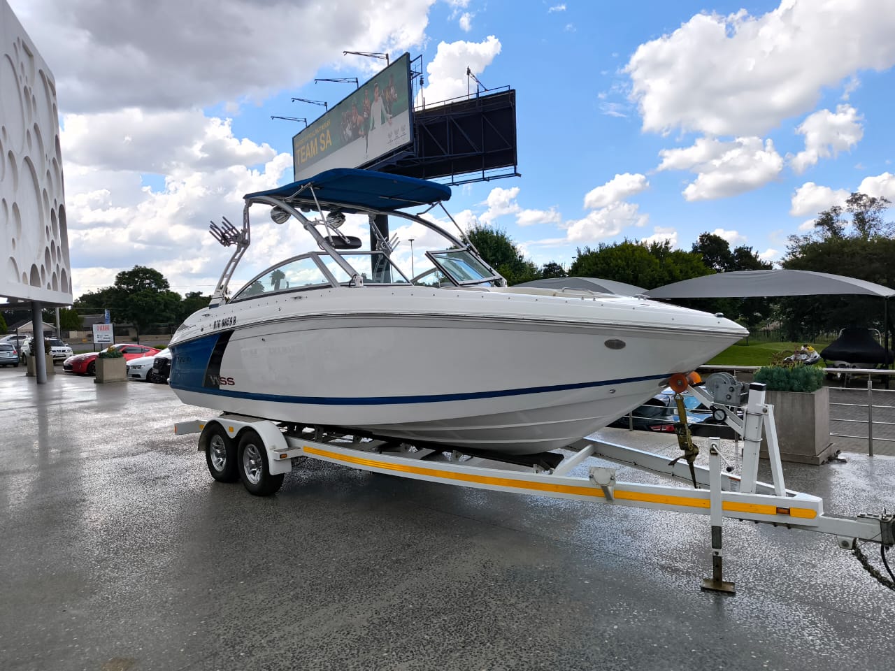 Used 2012 Cobalt 242 WSS w/ 8.2Lt V8 Mercruiser MPI (430Hp) & Bravo3 Gearbox