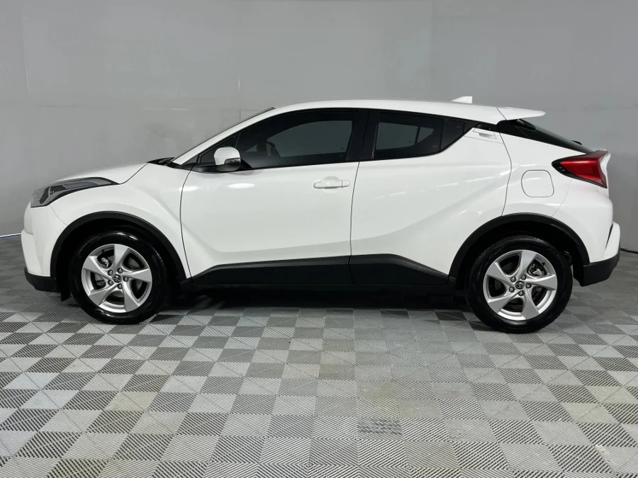 Used 2017 Toyota C-HR 1.2T Plus auto - WeBuyCars Silverlakes Used 2017 Toyota C-HR 1.2T Plus auto - WeBuyCars Silverlakes