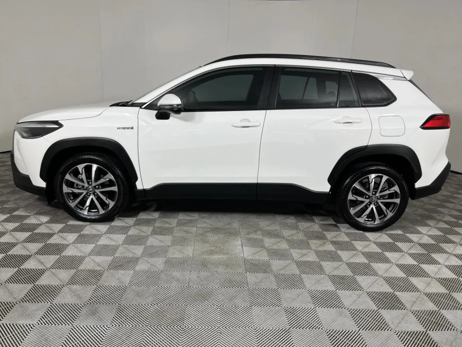 Used 2023 Toyota Corolla Cross 1.8 Hybrid XR - WeBuyCars The Dome