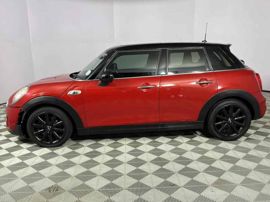 Used 2015 MINI Hatch Cooper S Hatch 5-door Seven 7 - WeBuyCars Durban Used 2015 MINI Hatch Cooper S Hatch 5-door Seven 7 - WeBuyCars Durban