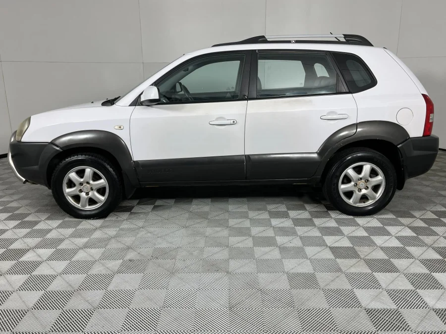 Used 2005 Hyundai Tucson 2.0 GLS - WeBuycars East London Used 2005 Hyundai Tucson 2.0 GLS - WeBuycars East London