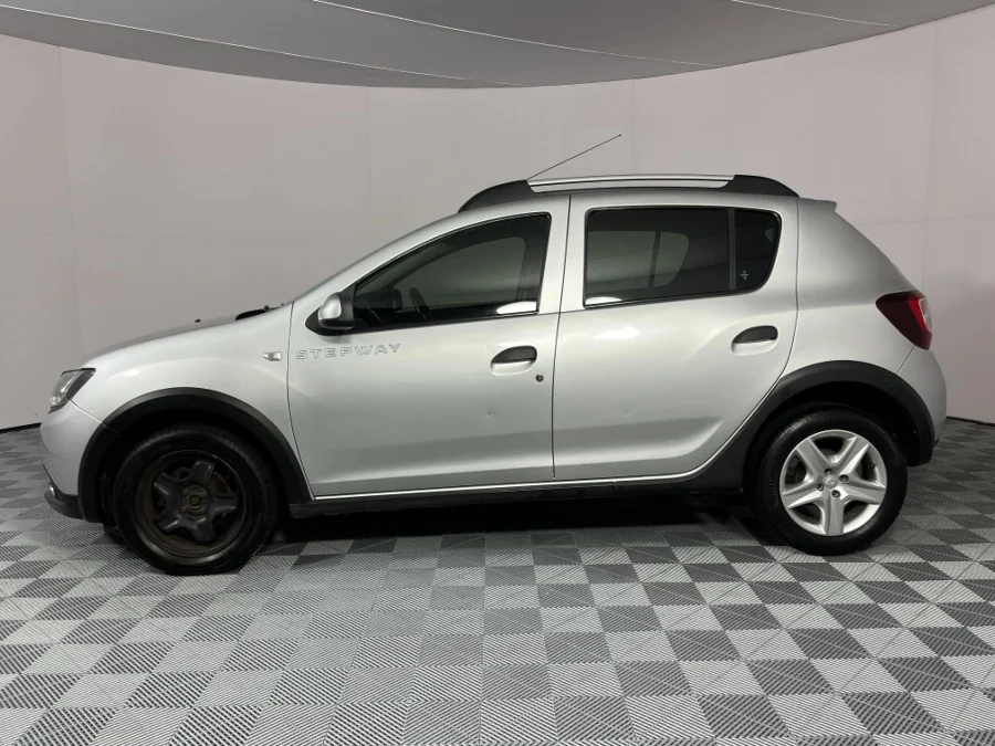 Used 2016 Renault Sandero Stepway 66kW turbo - WeBuyCars Lansdowne Used 2016 Renault Sandero Stepway 66kW turbo - WeBuyCars Lansdowne