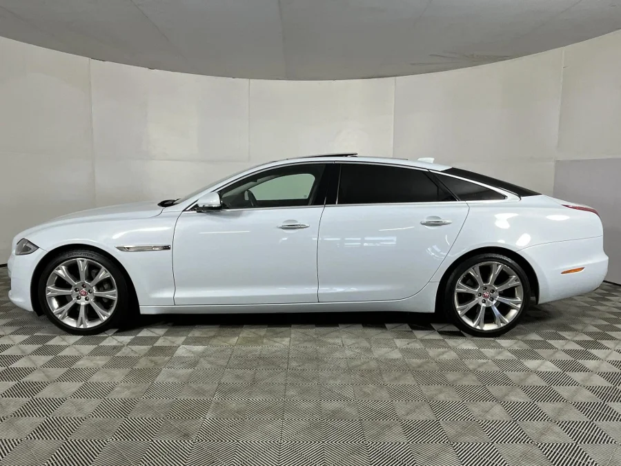 Used 2017 Jaguar XJ L 3.0D Premium Luxury - WeBuyCars The Dome