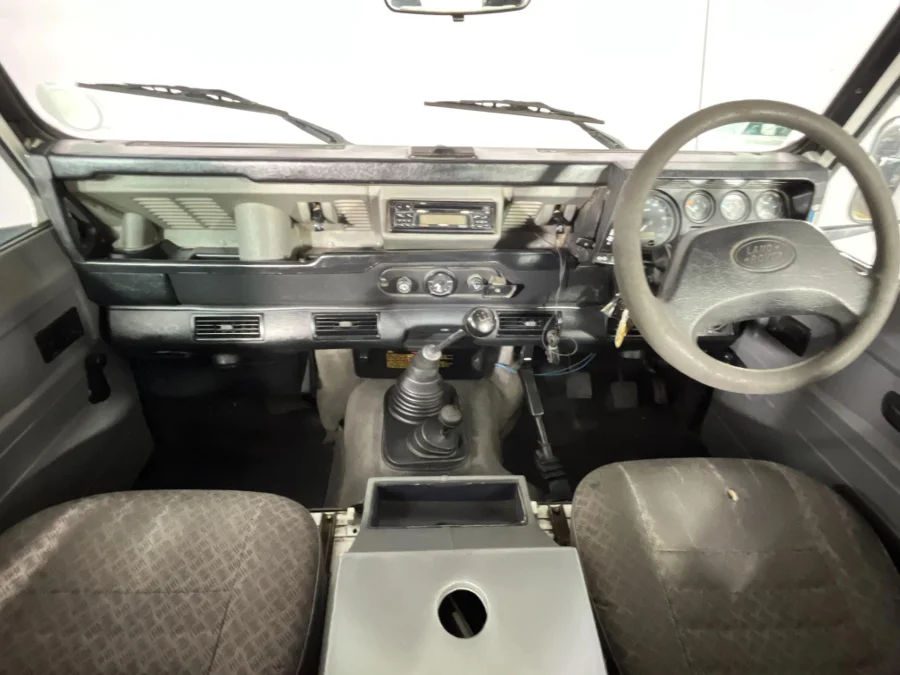 Used 2001 Land Rover Defender 110 2.5 Td5 County - WeBuyCars Lansdowne Used 2001 Land Rover Defender 110 2.5 Td5 County - WeBuyCars Lansdowne