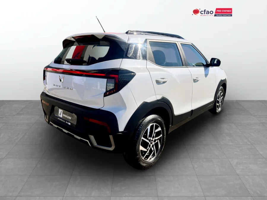 Used 2025 Mahindra XUV 3XO 1.2T AX5 auto - CFAO Mobility Toyota Carnival