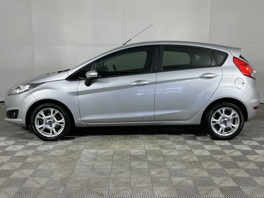Used 2015 Ford Fiesta 5-door 1.0T Ambiente auto - WeBuyCars The Dome