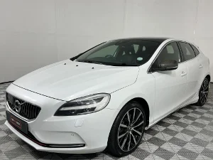 Used 2018 Volvo V40 T5 Inscription Used 2018 Volvo V40 T5 Inscription