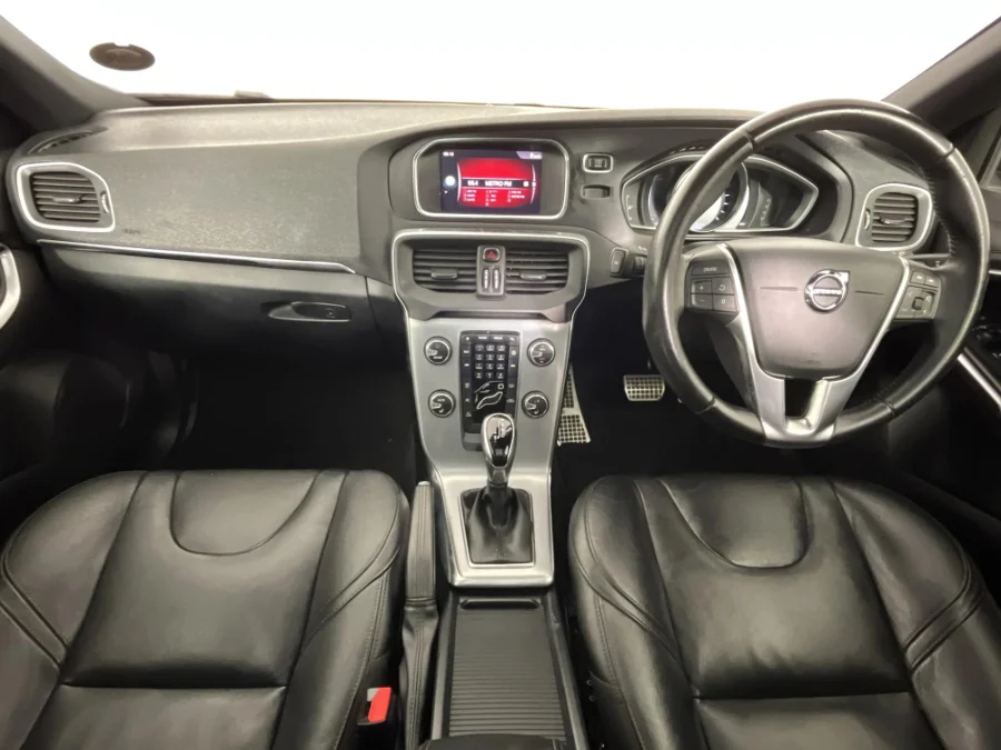 Used 2018 Volvo V40 T5 Inscription - WeBuyCars The Dome