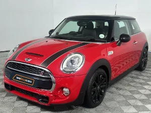 Used 2018 MINI Hatch Cooper S Hatch 3-door Paddy Hopkirk Edition Used 2018 MINI Hatch Cooper S Hatch 3-door Paddy Hopkirk Edition