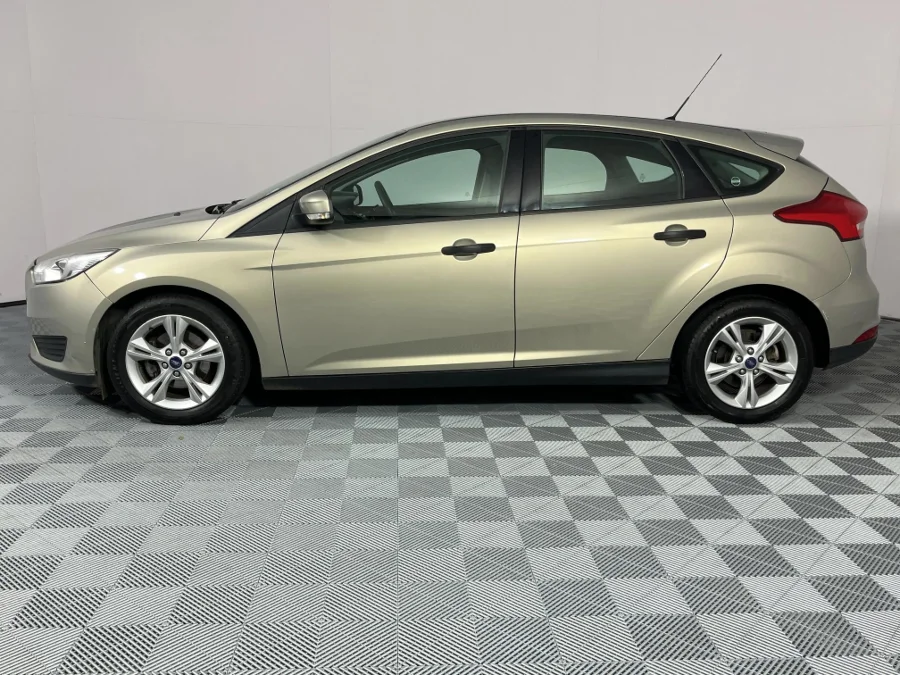 Used 2015 Ford Focus hatch 1.0T Ambiente - WeBuyCars Lansdowne