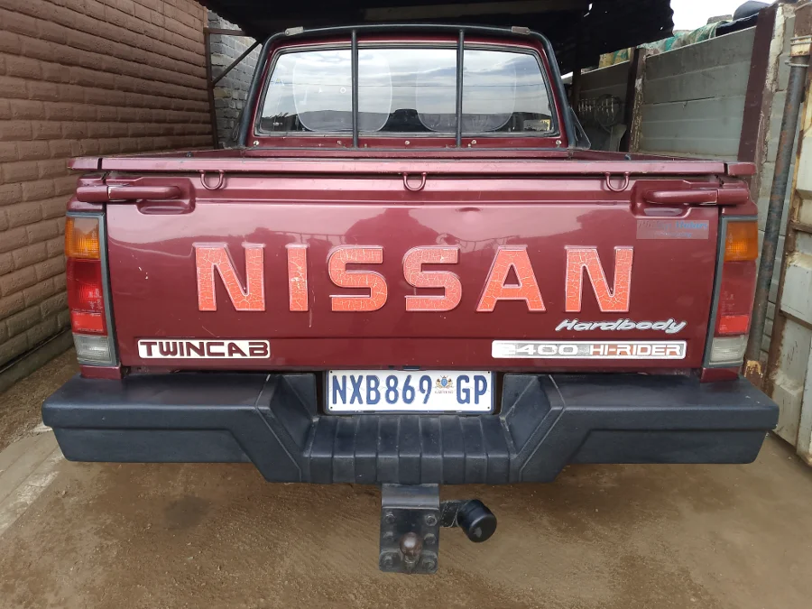 Used 1998 Nissan Hardbody 2.4 16V double cab Hi-Rider SE - Private Seller