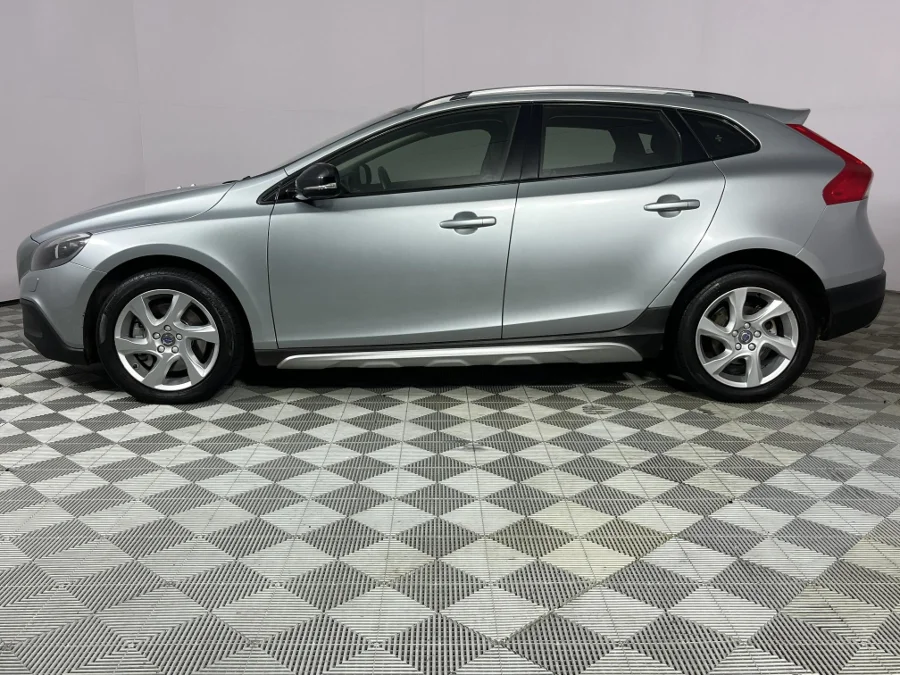 Used 2016 Volvo V40 Cross Country T4 Inscription - WeBuyCars The Dome Used 2016 Volvo V40 Cross Country T4 Inscription - WeBuyCars The Dome