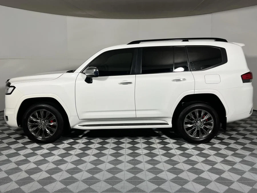 Used 2021 Toyota Land Cruiser 300 3.5T ZX - WeBuyCars Germiston