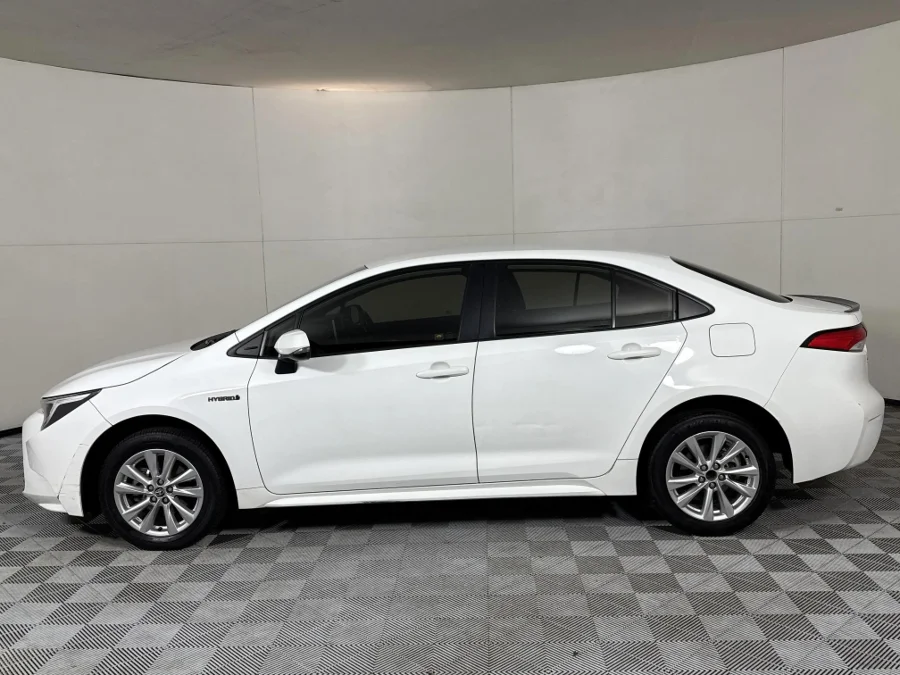 Used 2023 Toyota Corolla 1.8 Hybrid XR - WeBuyCars Midstream