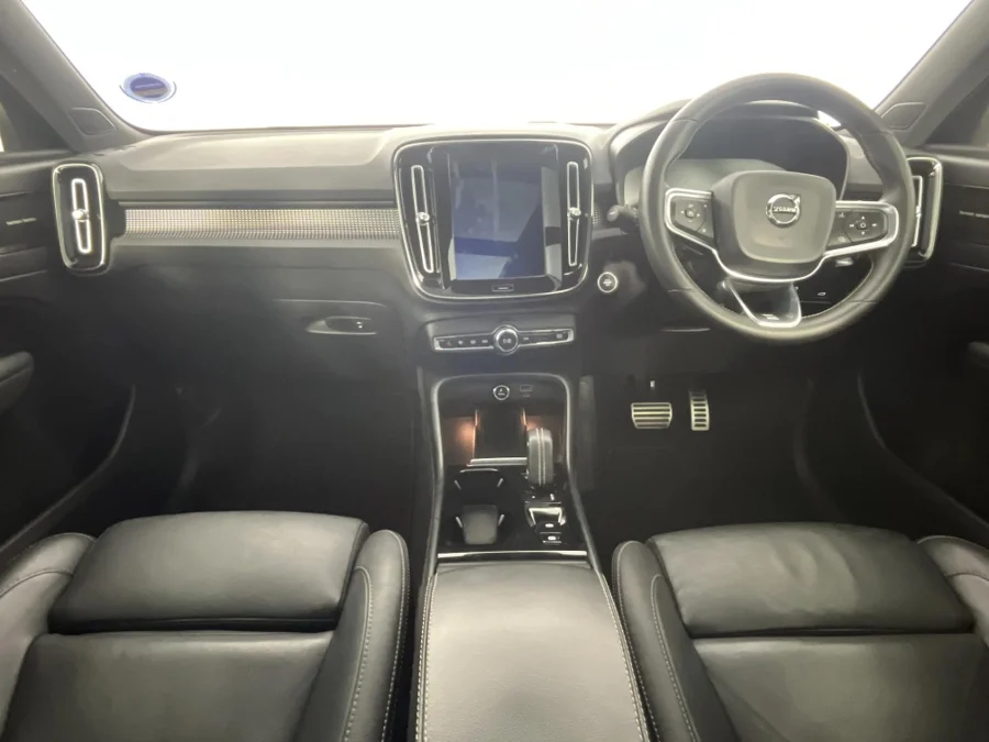 Used 2020 Volvo XC40 T5 AWD R-Design - WeBuyCars Richmond