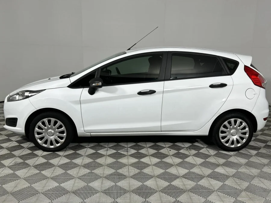 Used 2016 Ford Fiesta 5-door 1.4 Ambiente - WeBuyCars Lansdowne