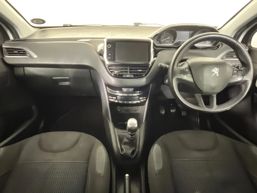 Used 2013 Peugeot 208 5-door 1.6HDi Allure - WeBuyCars The Dome