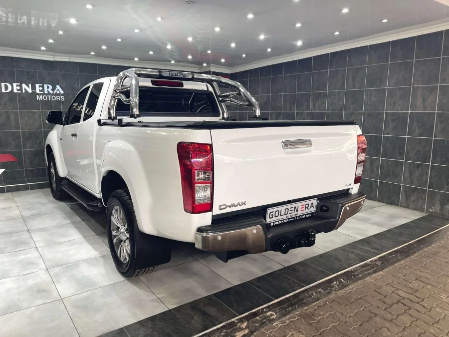 Used 2020 Isuzu D-Max 300 3.0TD Extended cab LX auto - Golden Era Motors