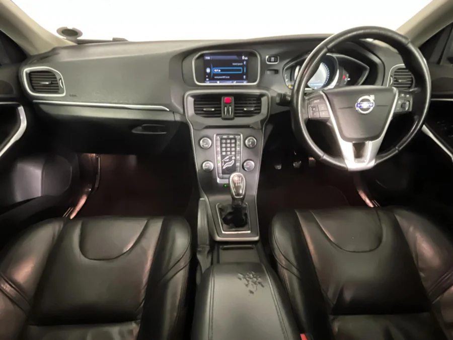 Used 2013 Volvo V40 T3 Excel - WeBuyCars Silverlakes