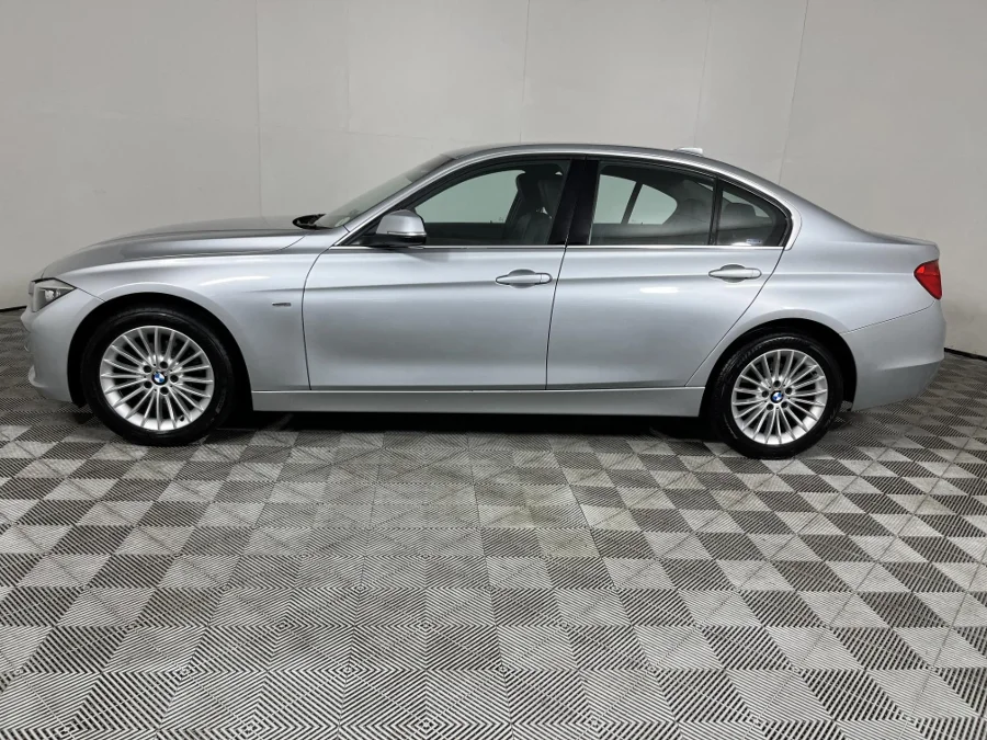 Used 2013 BMW 3 Series 320i Luxury sports-auto - WeBuyCars The Dome Used 2013 BMW 3 Series 320i Luxury sports-auto - WeBuyCars The Dome