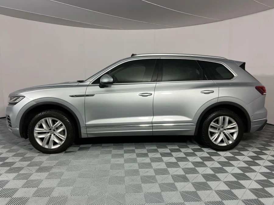 Used 2018 Volkswagen Touareg V6 TDI Executive R-Line - WeBuyCars Lansdowne