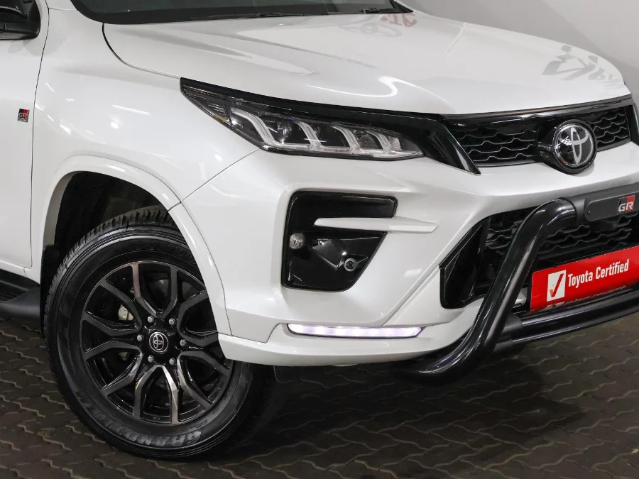 Used 2025 Toyota Fortuner 2.8GD-6 4x4 GR-Sport - SMG Toyota Cresta Used 2025 Toyota Fortuner 2.8GD-6 4x4 GR-Sport - SMG Toyota Cresta