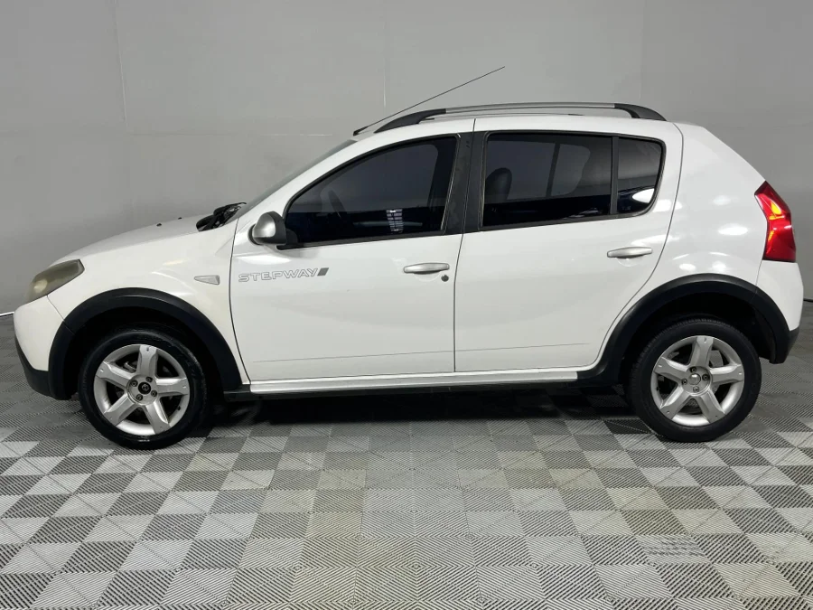 Used 2014 Renault Sandero Stepway 1.6 - WeBuyCars Silverlakes