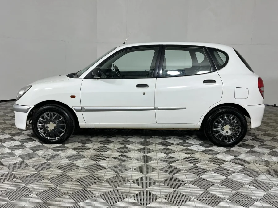 Used 2005 Daihatsu Sirion 1.3 Sport automatic - WeBuyCars George