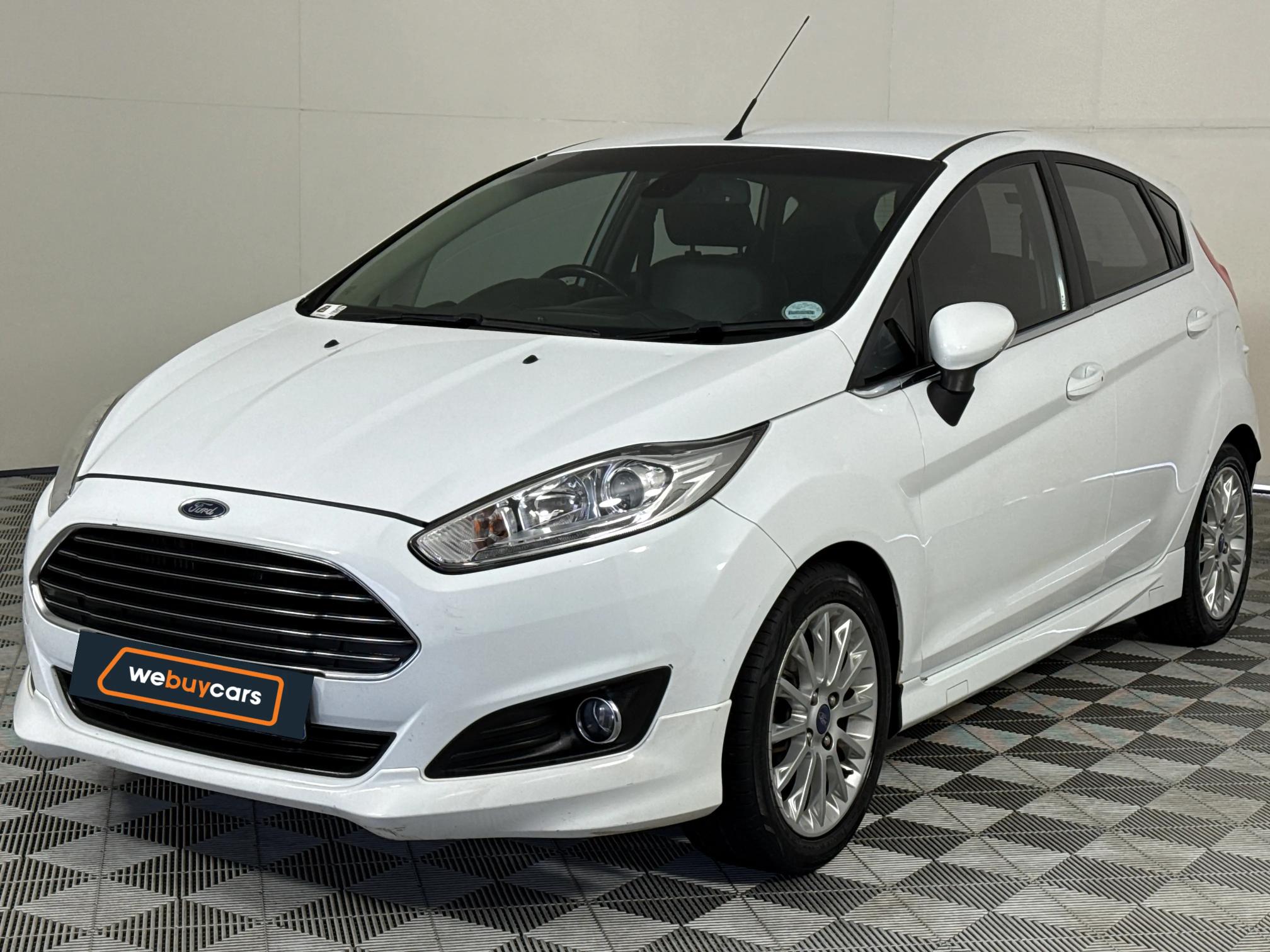 Used 2015 Ford Fiesta 5-door 1.0T Titanium