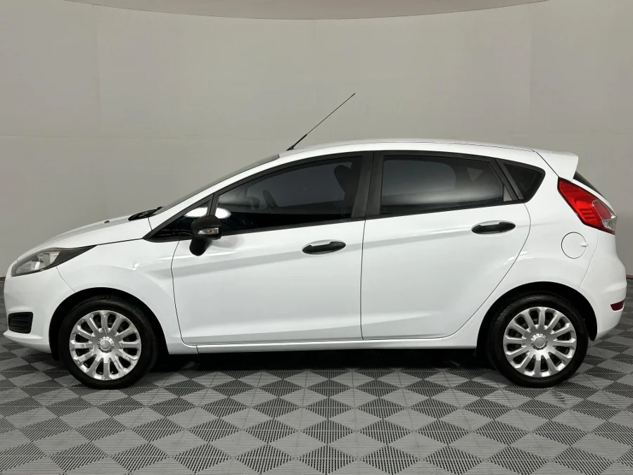 Used 2017 Ford Fiesta 5-door 1.0T Ambiente auto - WeBuyCars Lansdowne