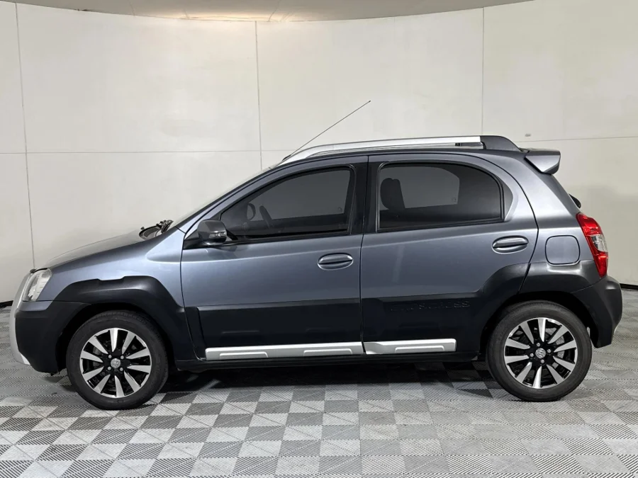 Used 2017 Toyota Etios Cross 1.5 Xs - WeBuyCars Midstream