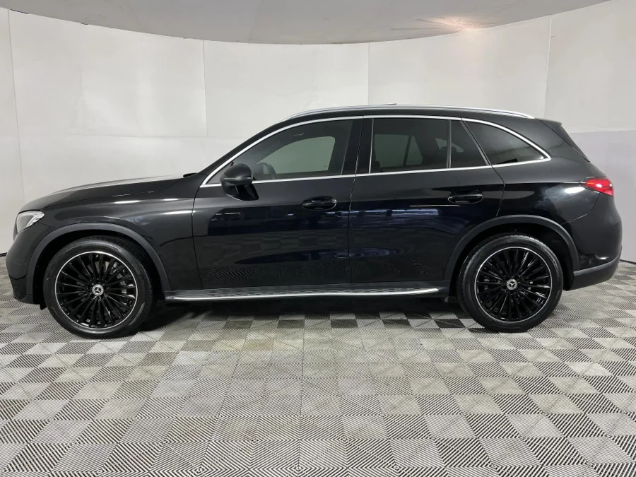 Used 2024 Mercedes-Benz GLC 300d 4Matic Avantgarde - WeBuyCars The Dome